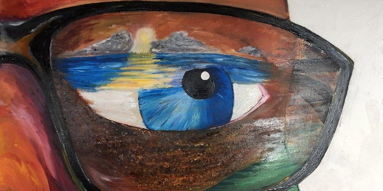 Close-up painting of an eye wearing glasses, capturing the delicate reflection of a sunset over a blue ocean with clouds, reminiscent of scenes celebrated at an art exhibition.
.