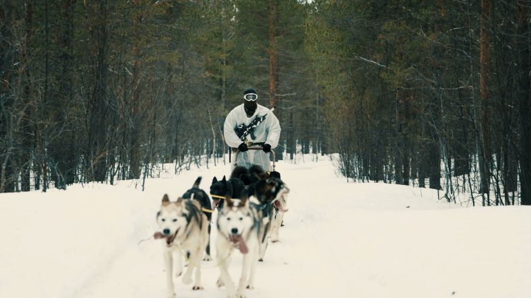 Commandos Look to Huskies on Arctic Battlefield